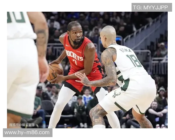 火箭队与雄鹿队新赛季对决展望及关键球员表现分析