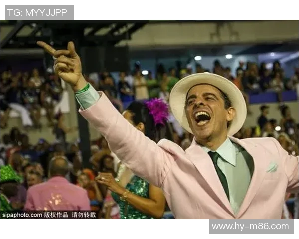 荷兰与巴西激战之后的颁奖仪式盛况回顾与精彩瞬间分享